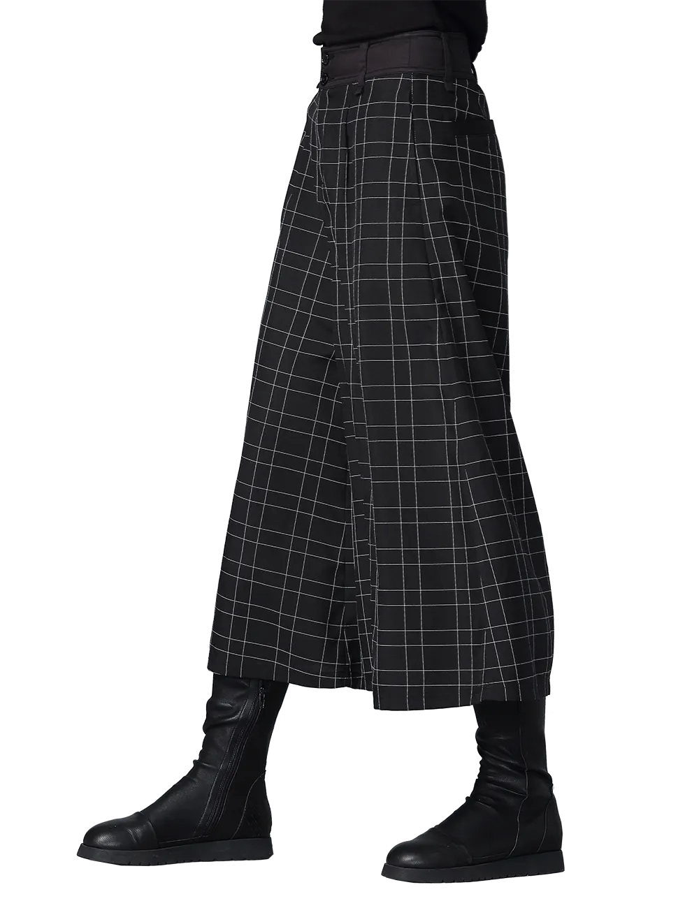 Wide-legged pants